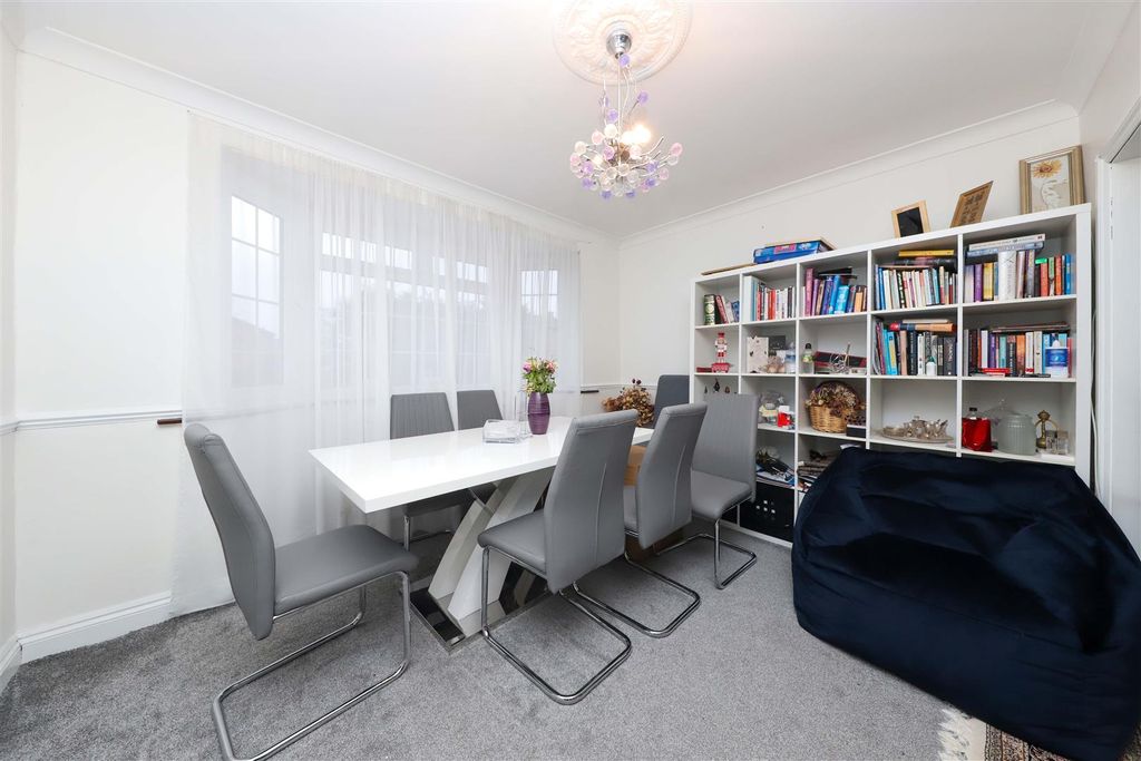 Property photo 3 of 10 Dining Room