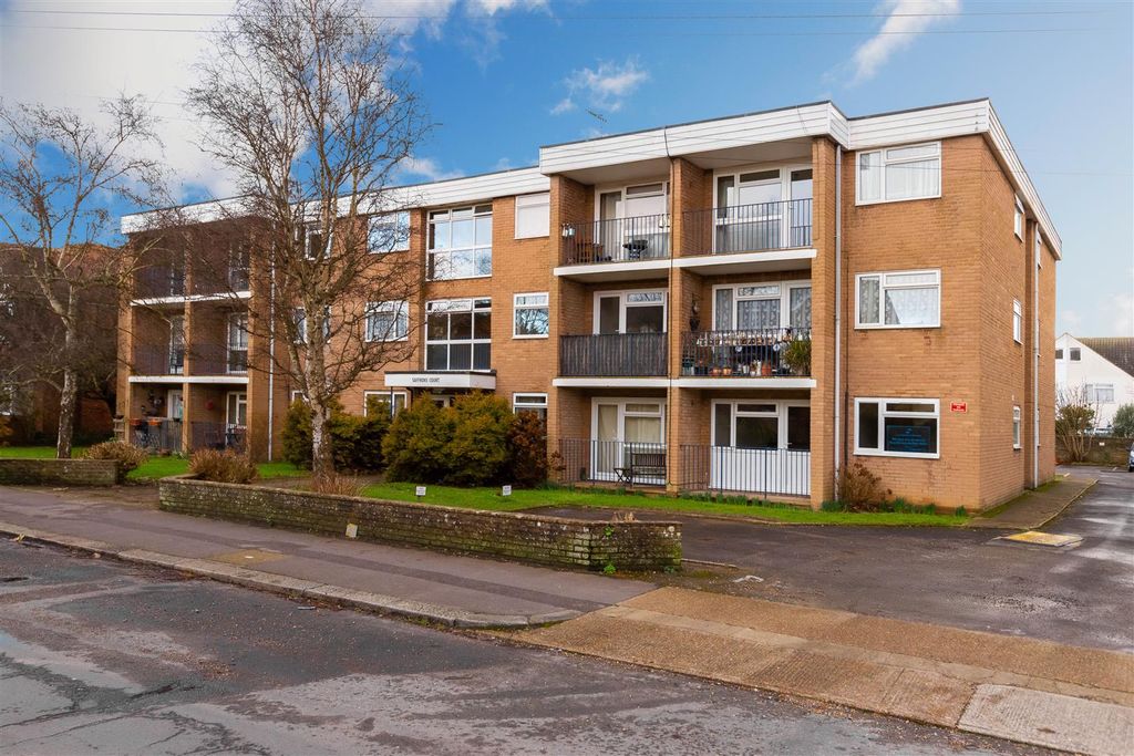 Property photo 1 of 10 Saffron-Front.Jpg