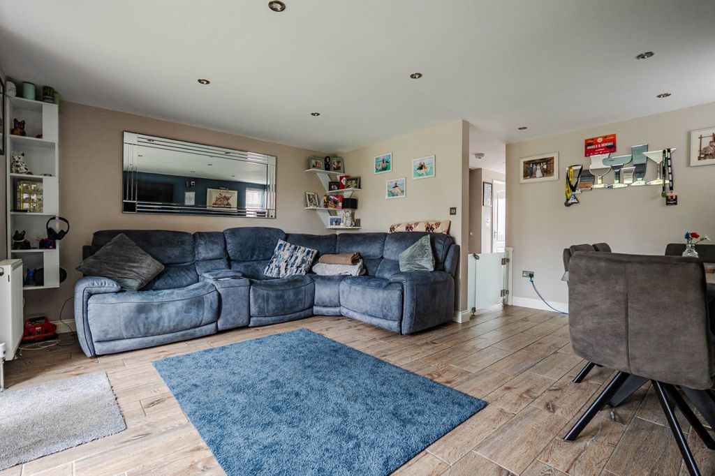 Property photo 2 of 15 Photograph