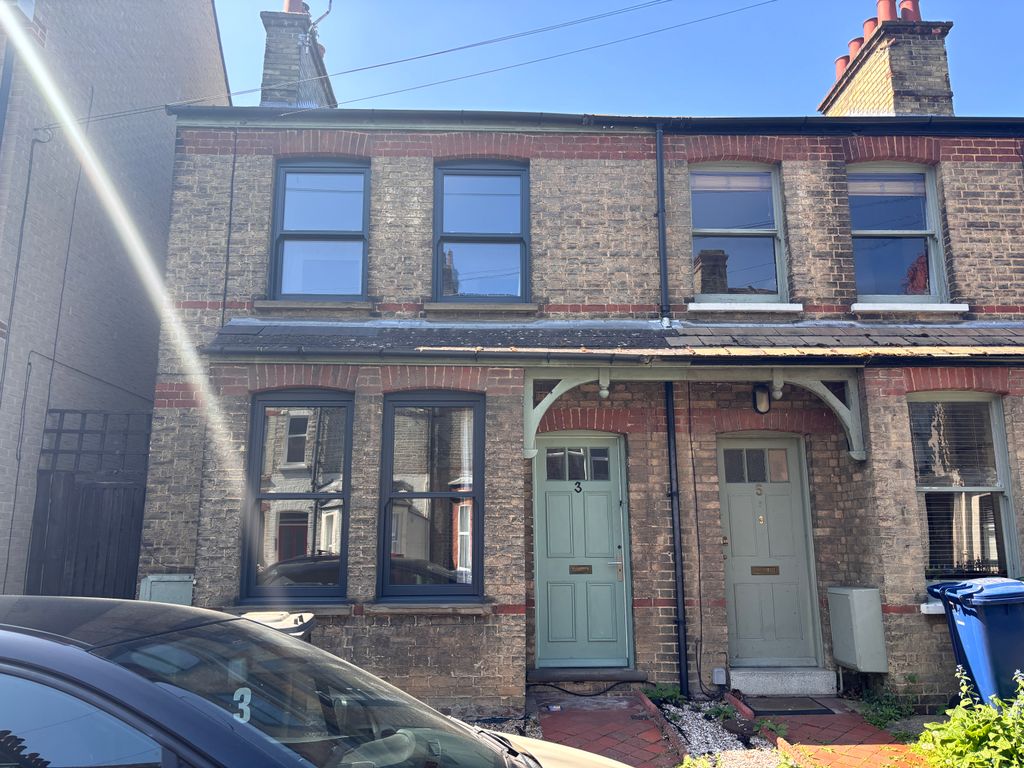Property photo 1 of 11 Front