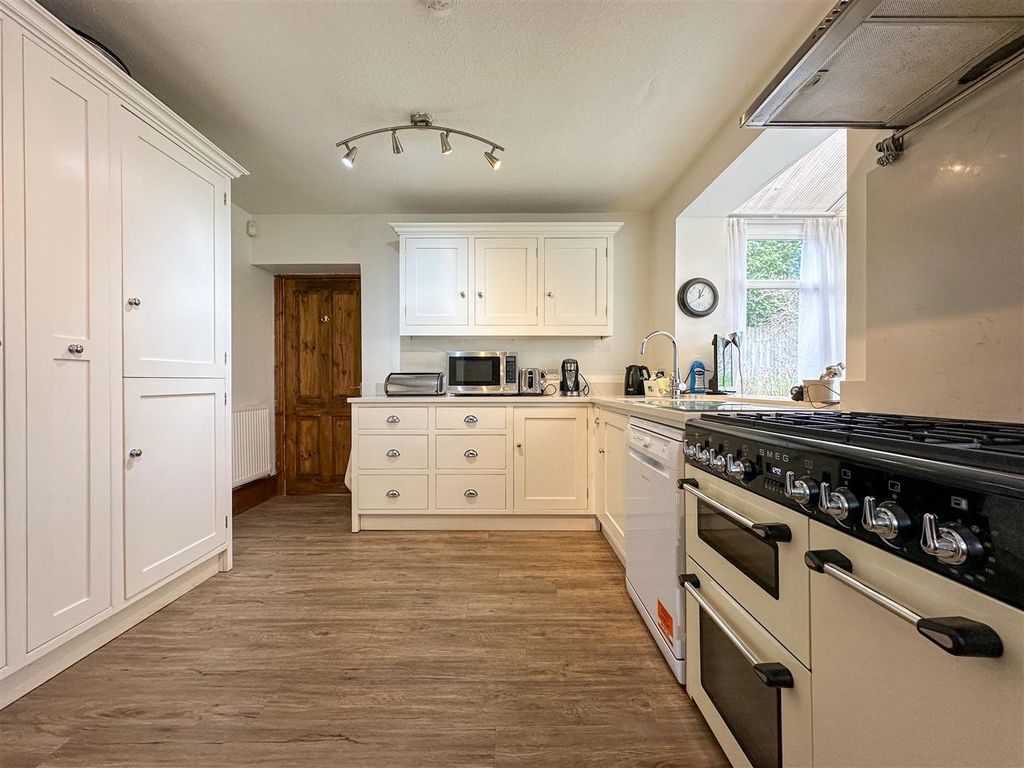 Property photo 3 of 16 Img_1888.Jpg