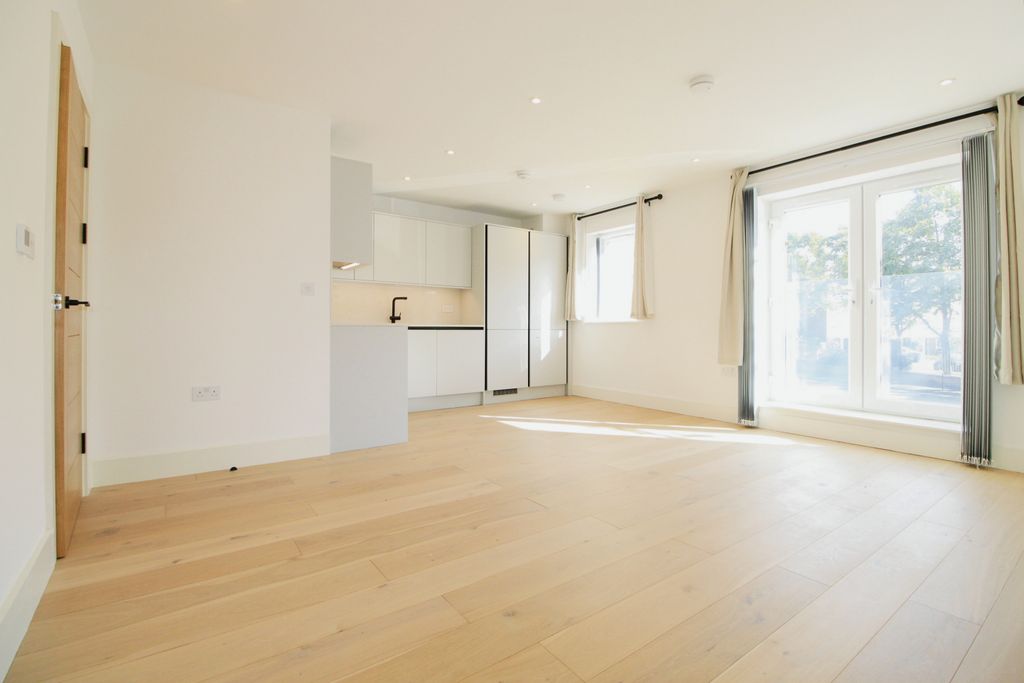 Property photo 3 of 11 Gallery