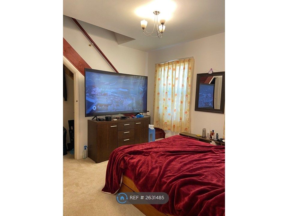 Property photo 3 of 35