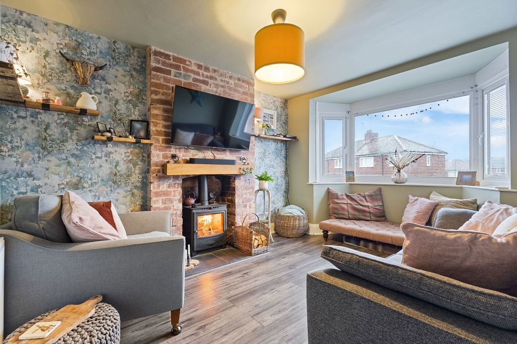 Property photo 2 of 26