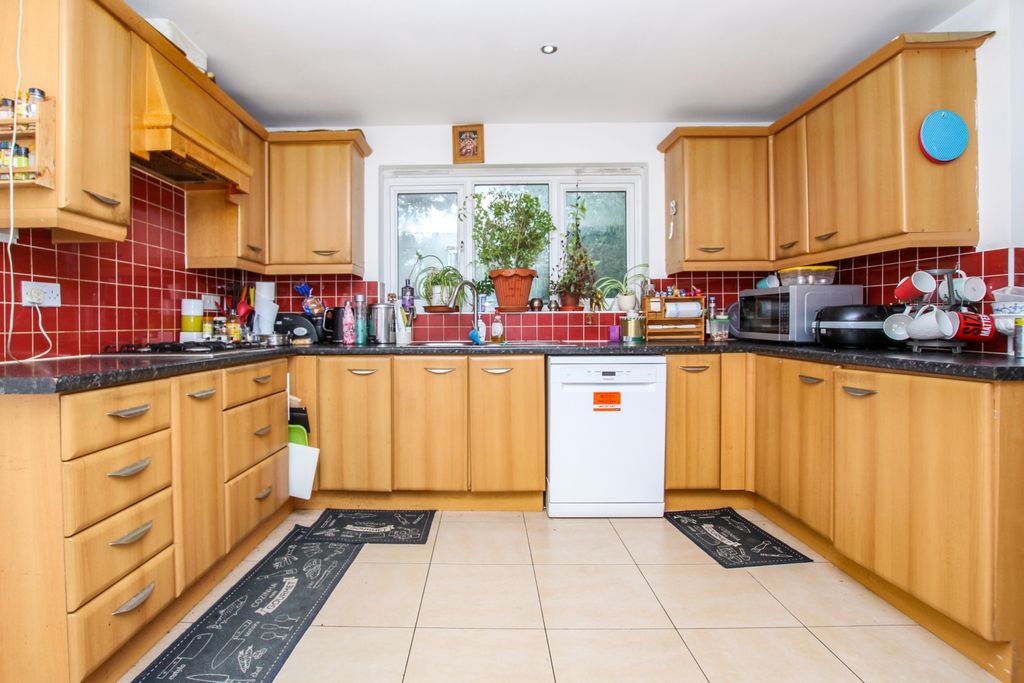Property photo 3 of 13 Img_9457