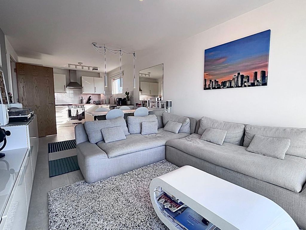 Property photo 2 of 11 Picture No. 16