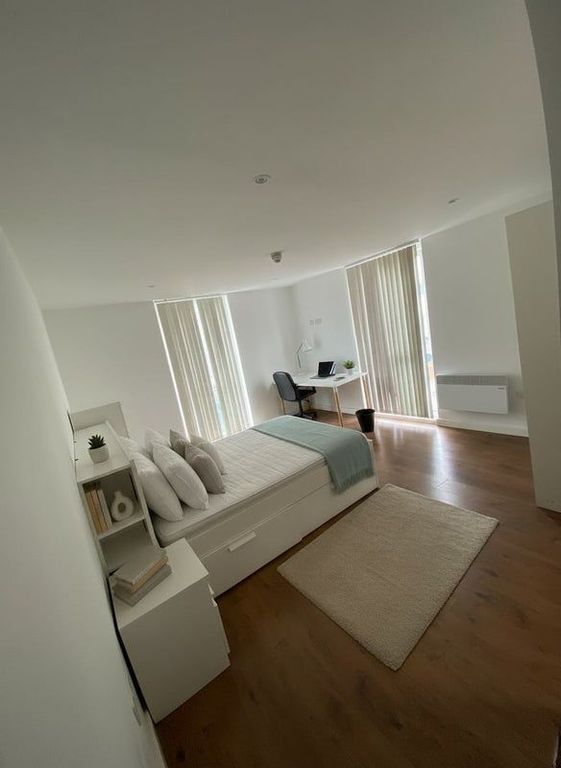 Property photo 1 of 2