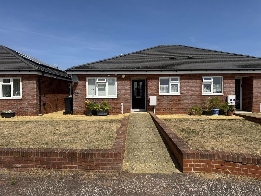 Property photo 1 of 10 Externally