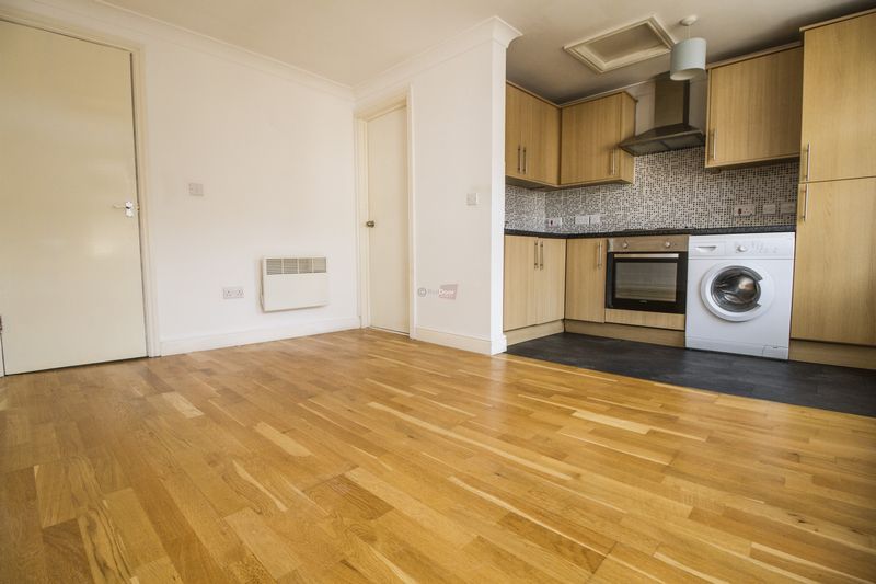 Property photo 2 of 7 Photo 8