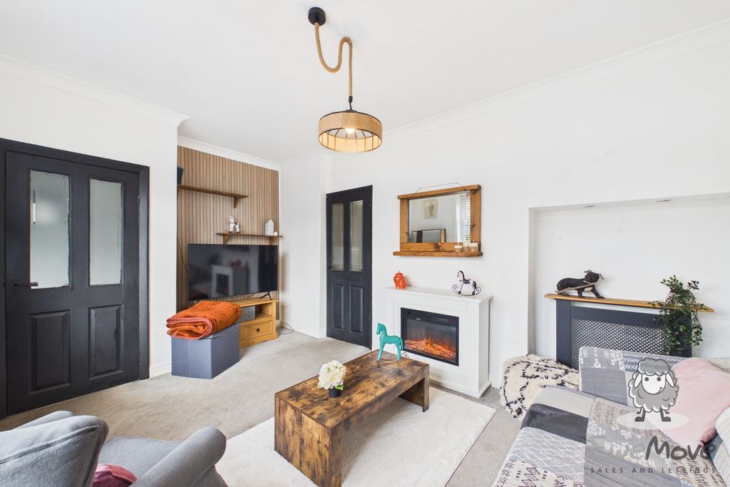 Property photo 2 of 9 Cam03047G0-Pr0059-Still007