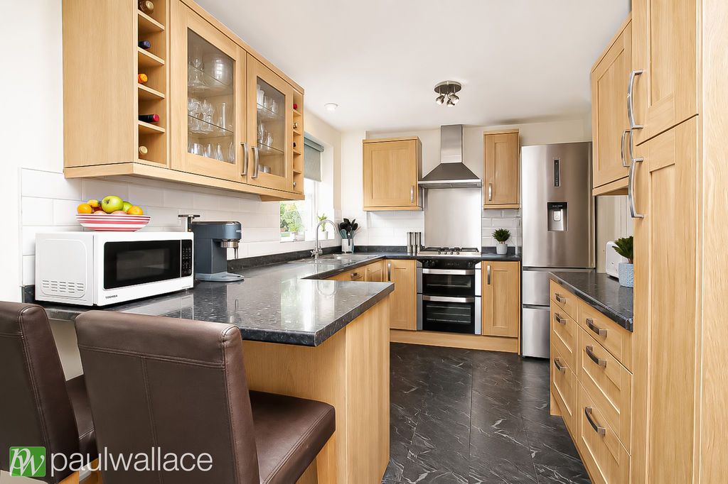 Property photo 3 of 16 Kitchen / Breakfast