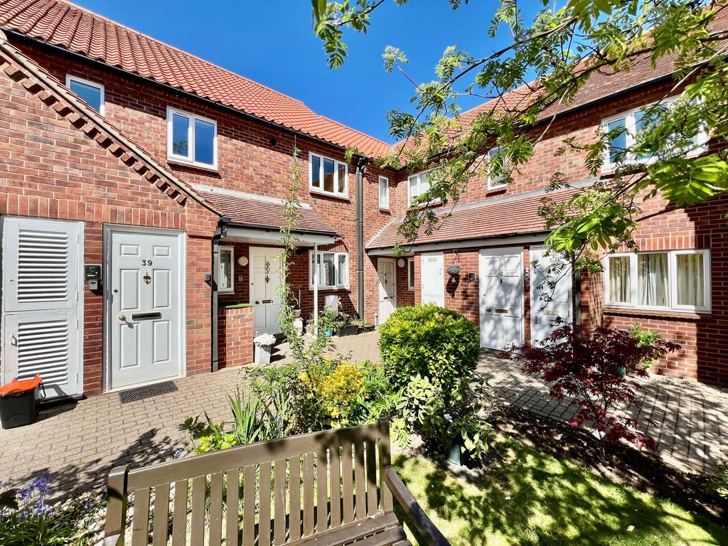 Property photo 1 of 18