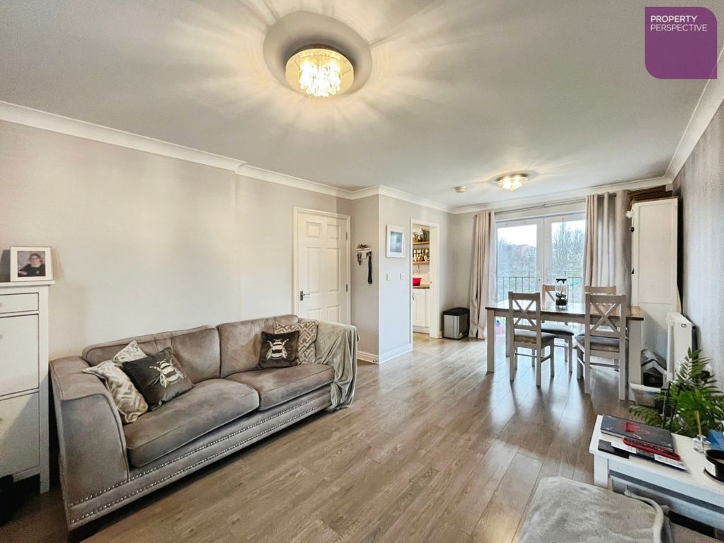 Property photo 3 of 21 Living/Dining Room