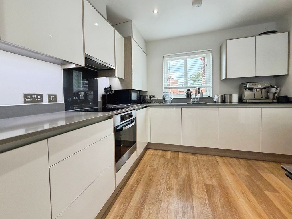 Property photo 3 of 23 Pbox-Img.Jpg