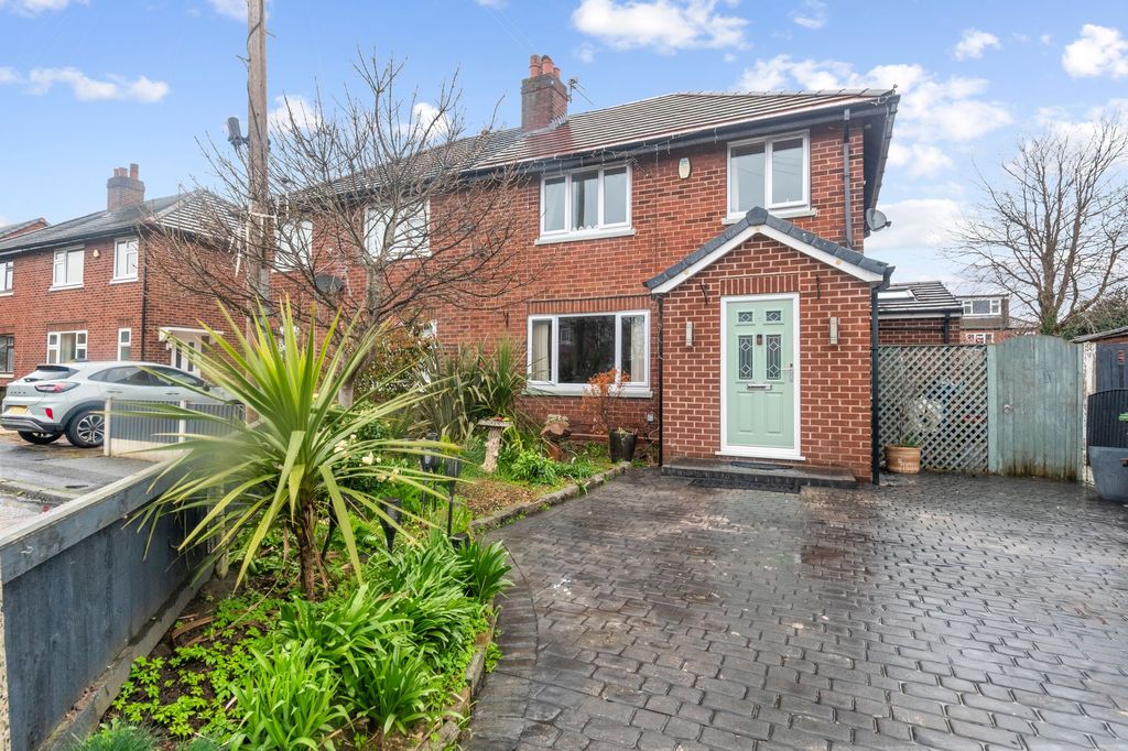 Property photo 1 of 30