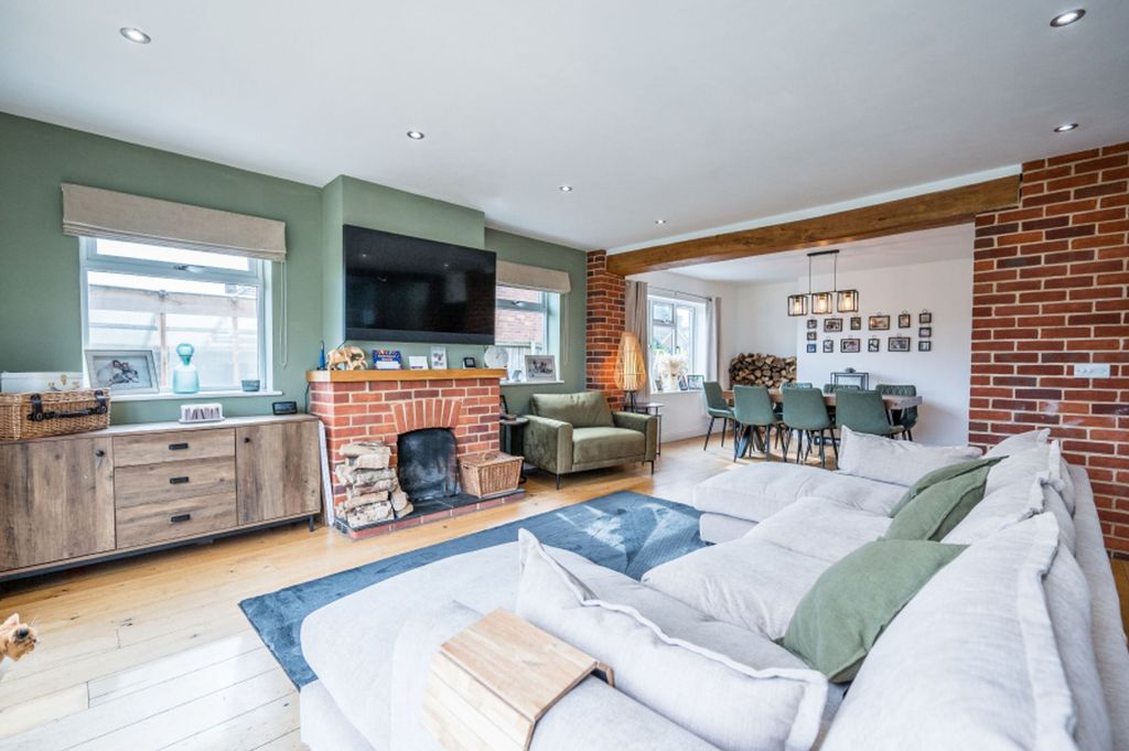 Additional image 8 of 4 bed property for saleSouthfield Drive, Leiston IP16