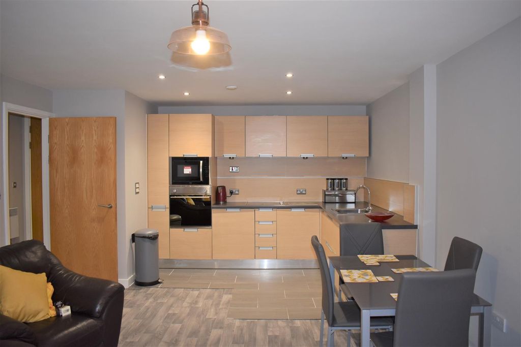 Property photo 2 of 12