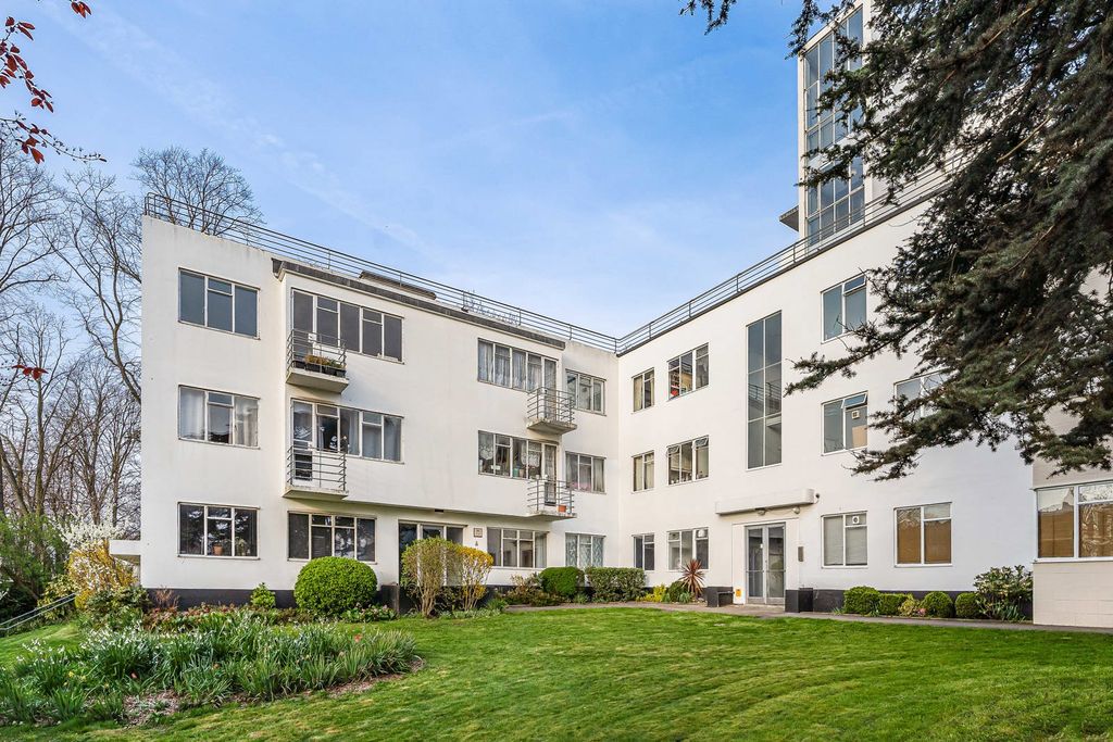 Property photo 1 of 13 Exterior