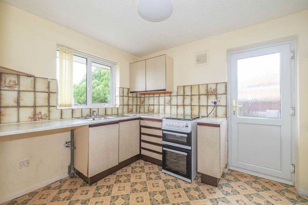 Property photo 3 of 12 Picture 3