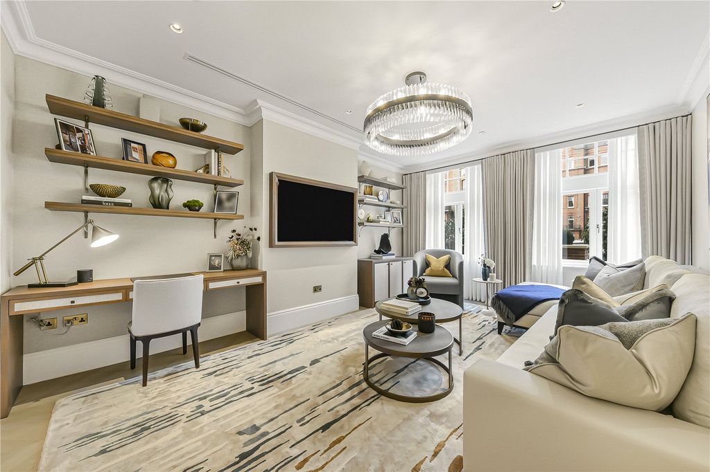 Property photo 3 of 25 Lounge