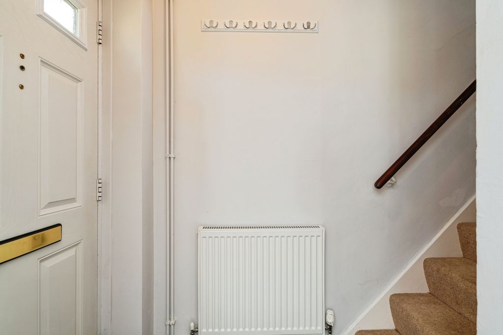 Property photo 2 of 18 Image