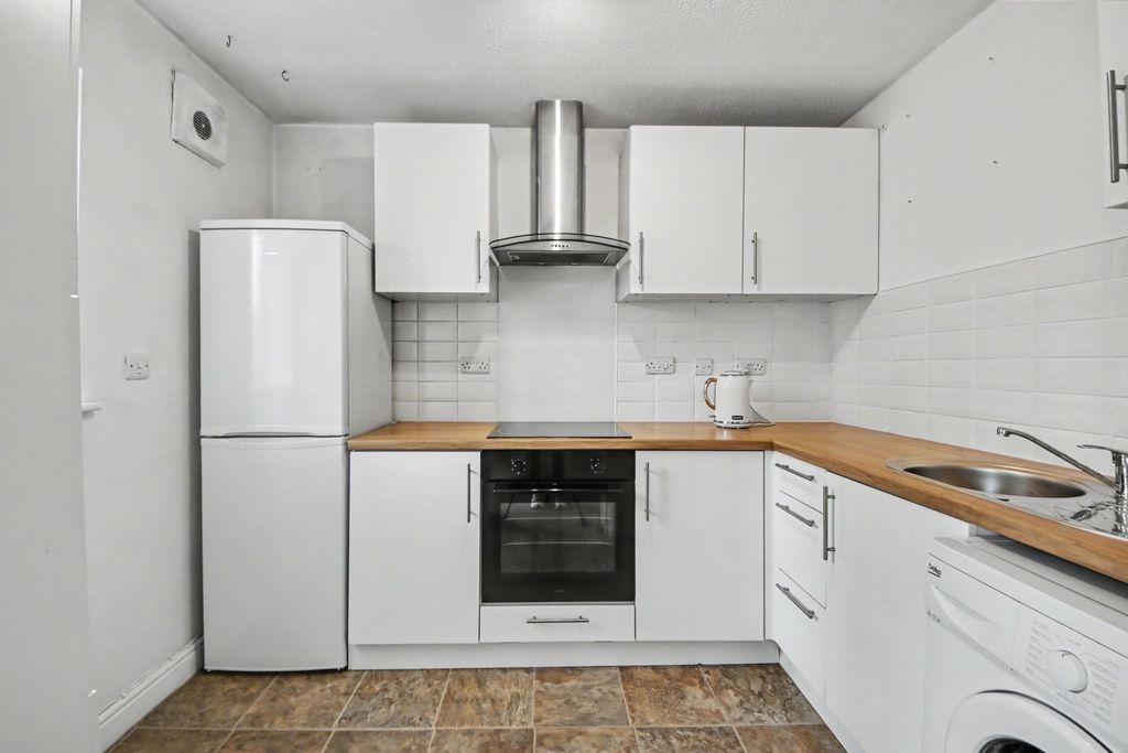Property photo 3 of 17 Img_3554