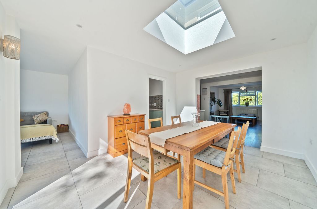 Property photo 2 of 27 1314904-15-686651...