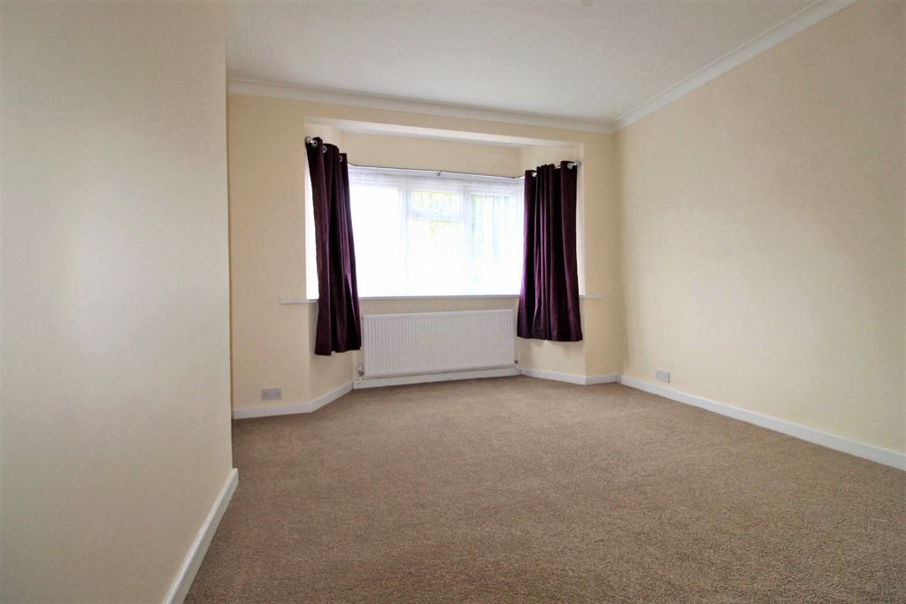 Property photo 3 of 11 Img 4850
