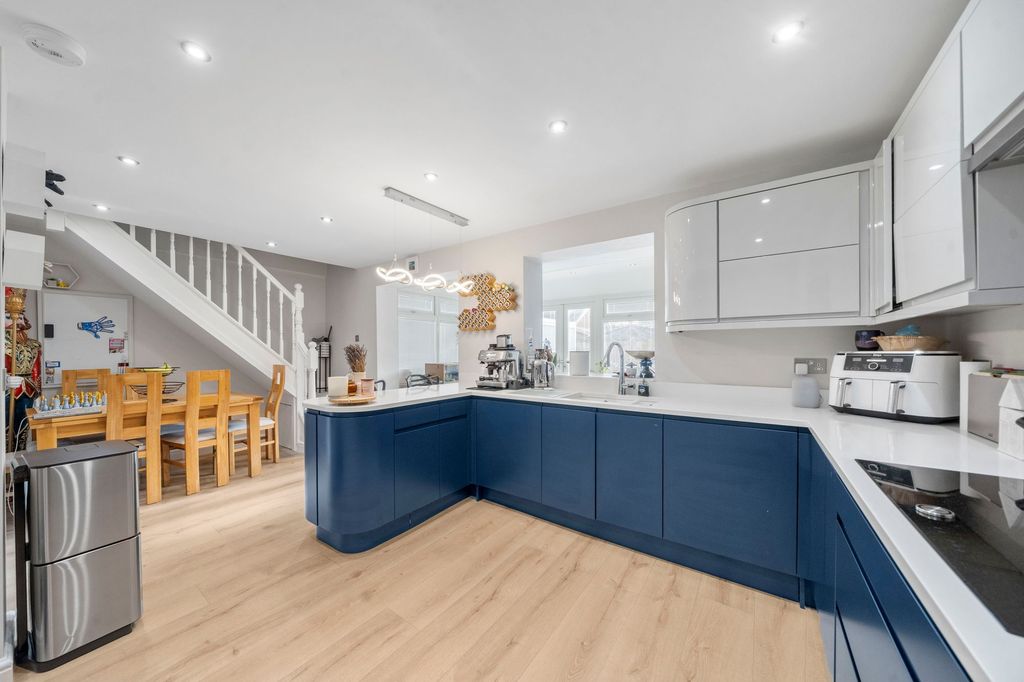 Property photo 1 of 26