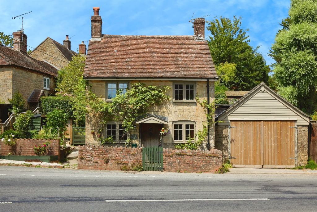 Property photo 1 of 17