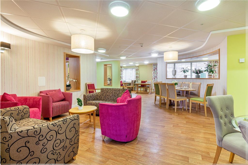 Property photo 2 of 24 Residnets-Lounge-5.Jpg