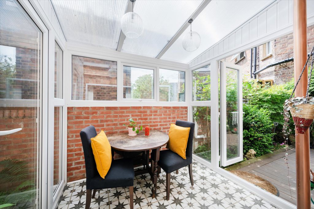 Property photo 3 of 17 Image