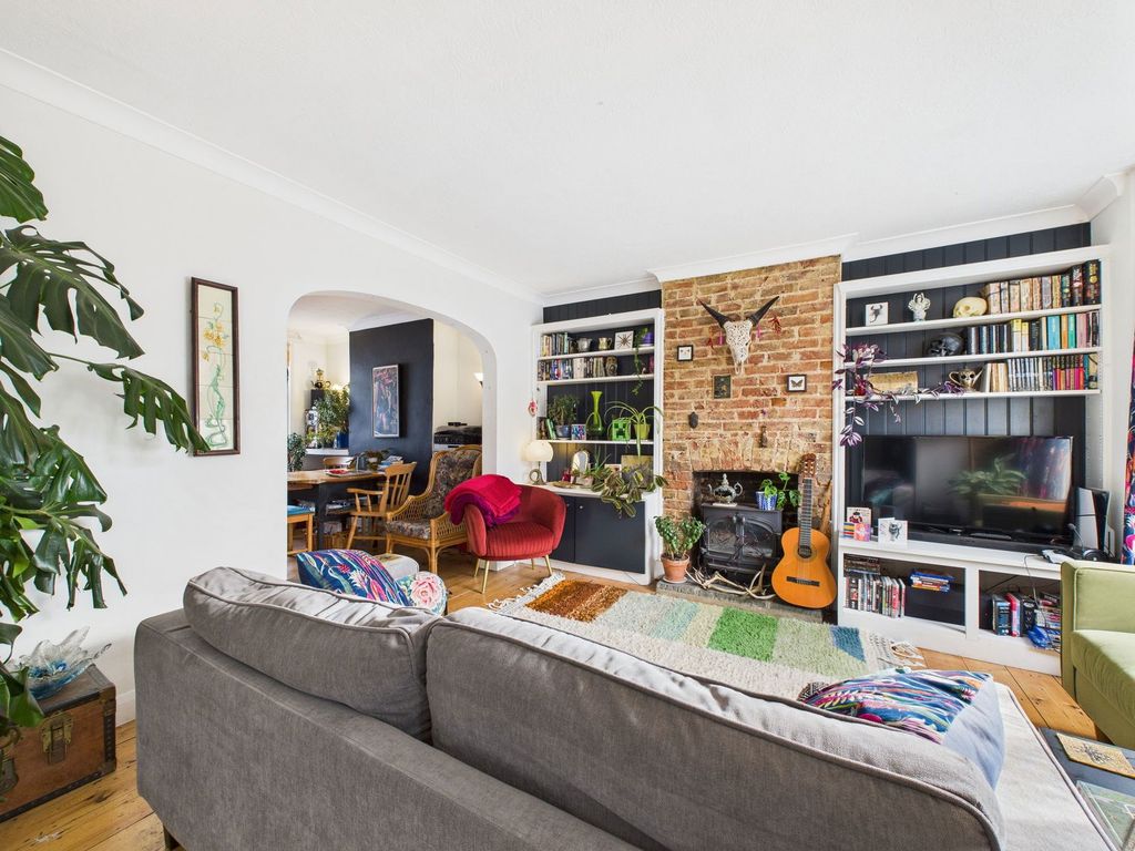 Property photo 3 of 17