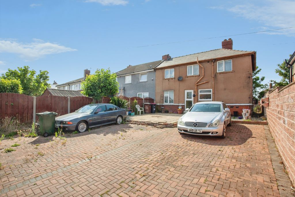 Property photo 3 of 33