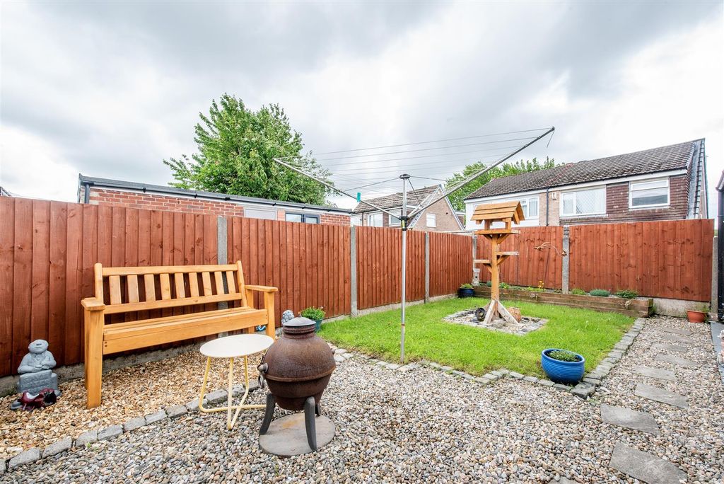 Property photo 2 of 19 Garden