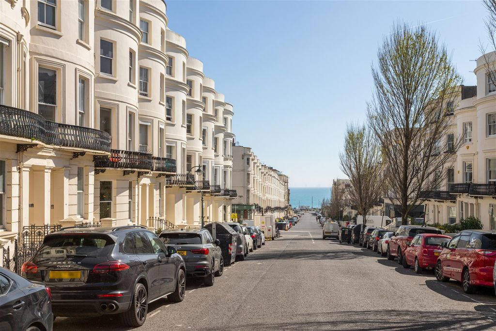 Property photo 2 of 9 Flat 3, 66 Lansdowne Place-20.Jpg