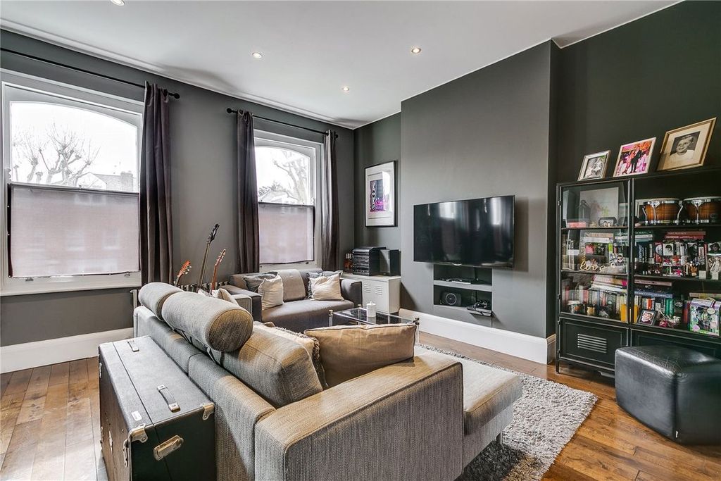 Property photo 1 of 6