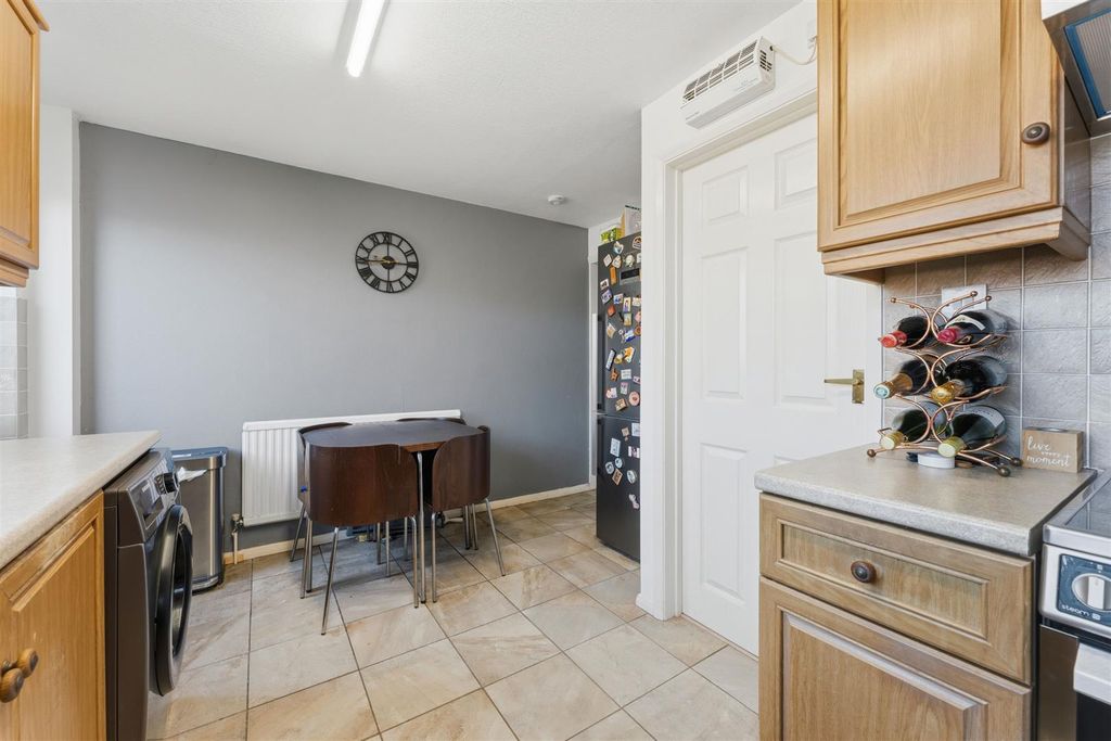 Property photo 3 of 17 Thewillows_10.Jpg