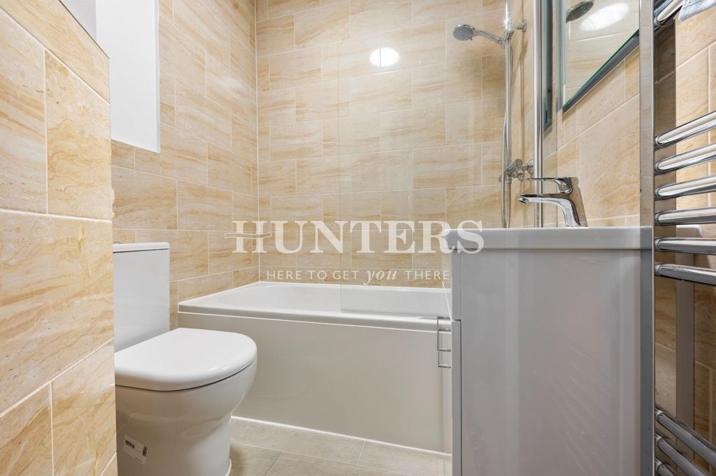 Property photo 3 of 11 Bathroom