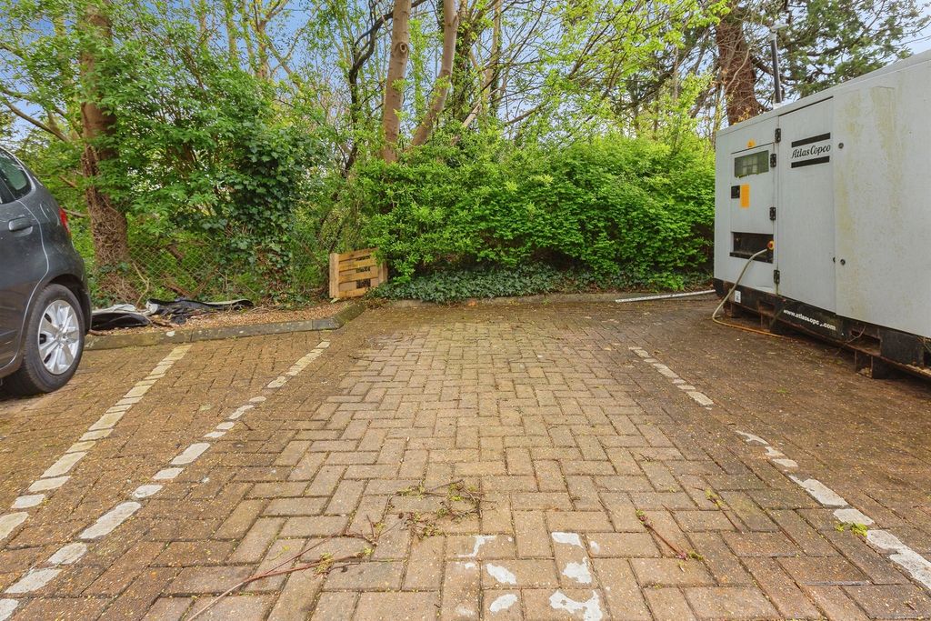 Property photo 2 of 13