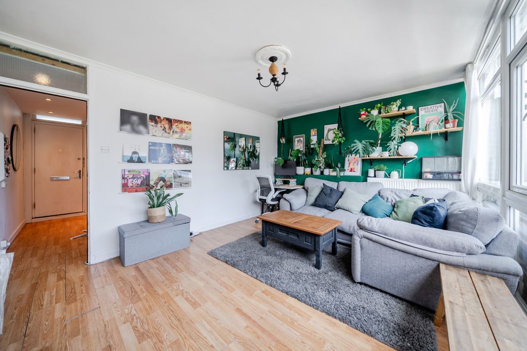 Property photo 3 of 20 1482276-12-6A3947...