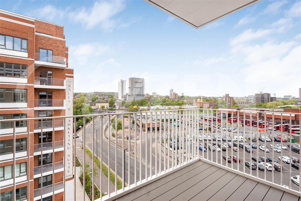 Property photo 3 of 19 Balcony