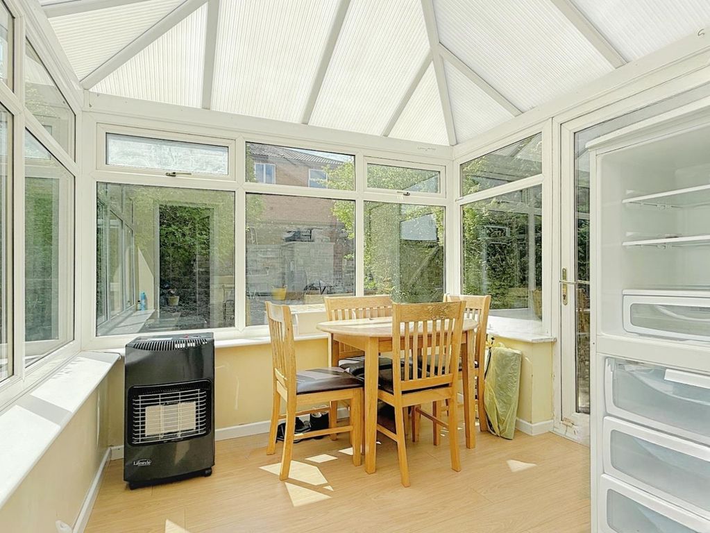 Property photo 3 of 16 Conservatory