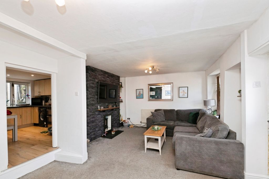 Property photo 2 of 16 Living / Dining Room