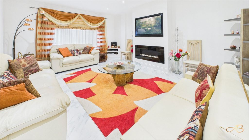 Property photo 3 of 23 Picture No. 04