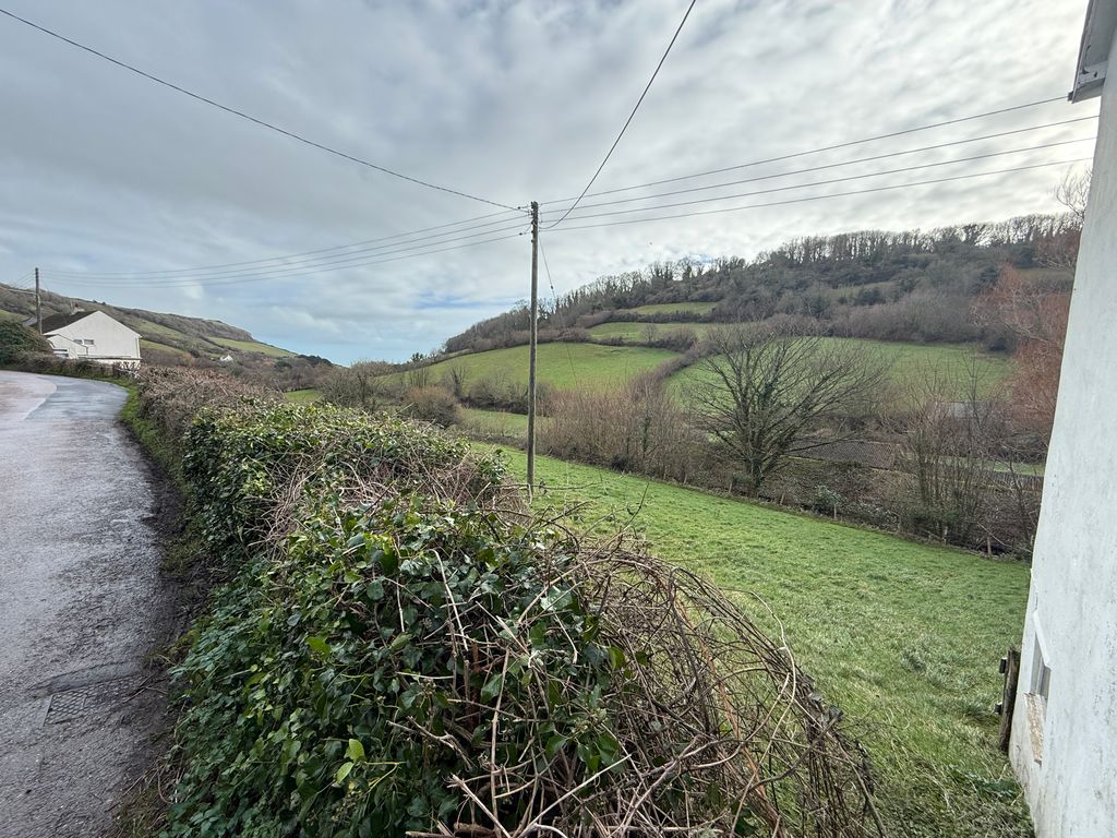 Property photo 2 of 9