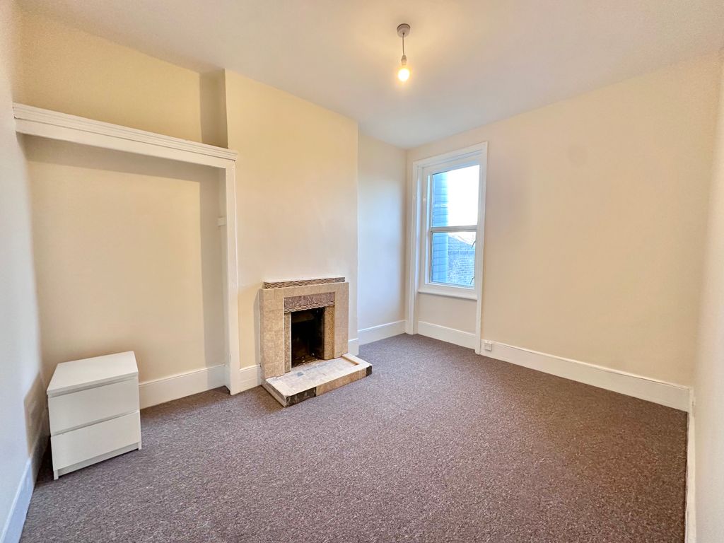 Property photo 2 of 6 Bedroom 1