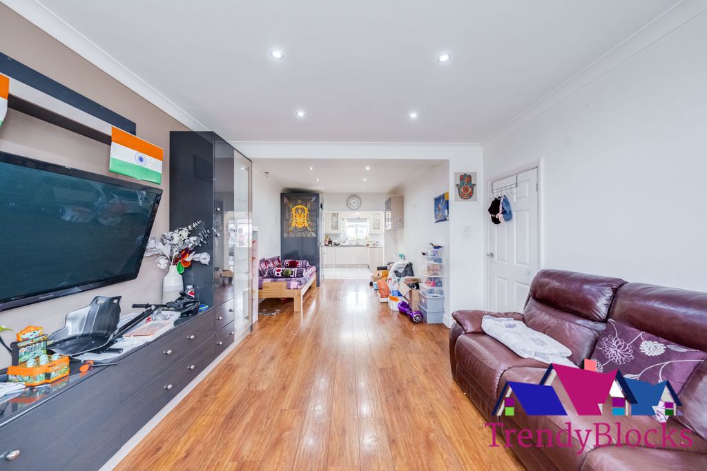 Property photo 2 of 14