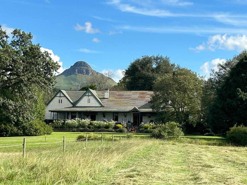 Property photo 1 of 50