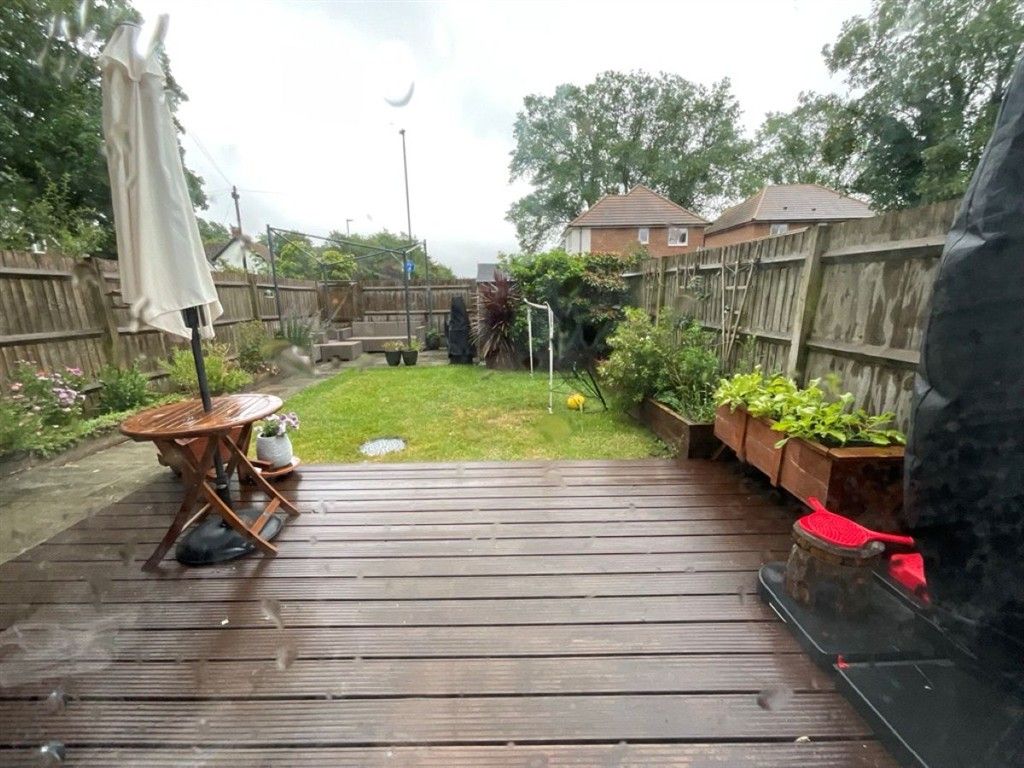 Property photo 2 of 7 Garden
